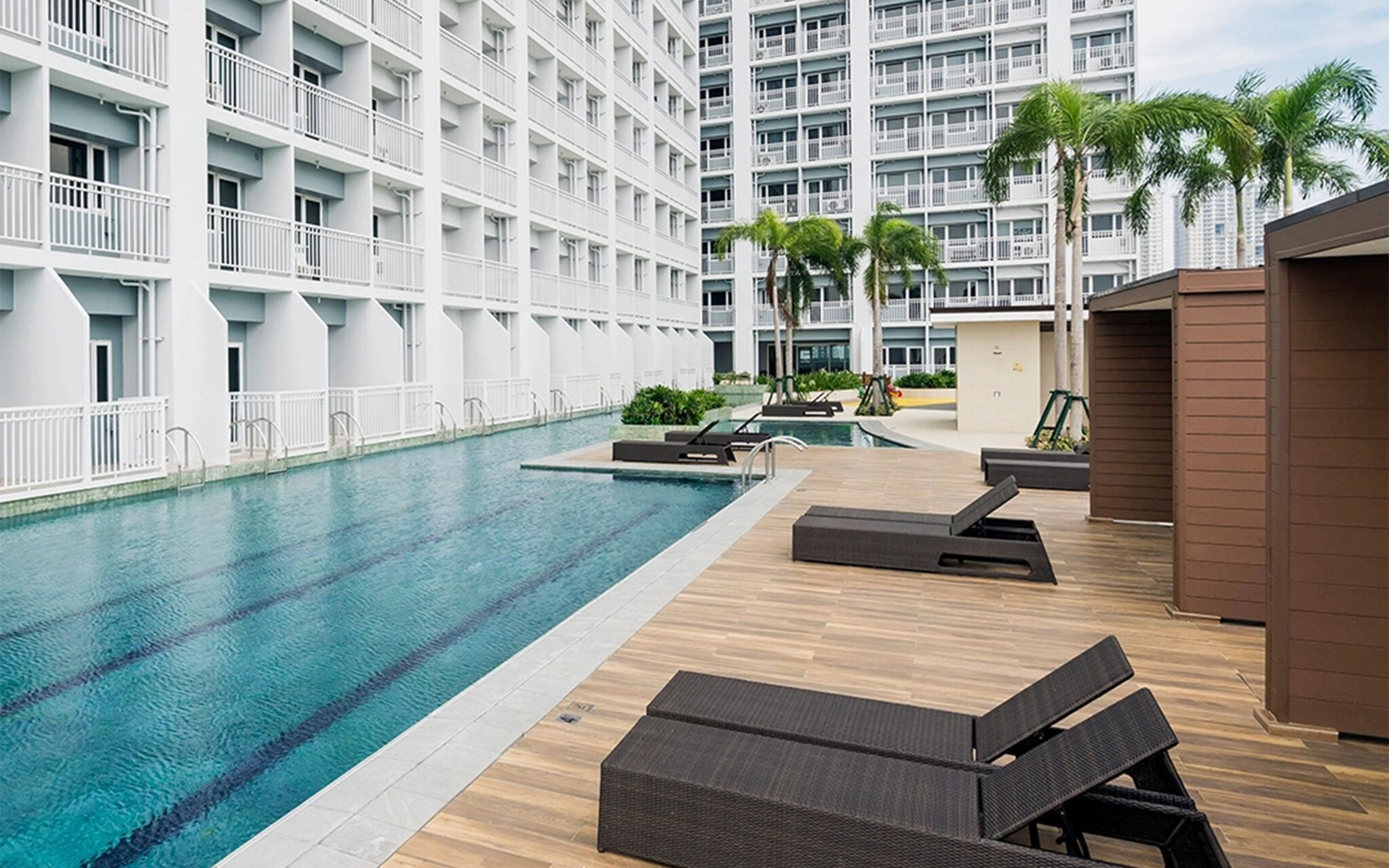 Gallery - Amenities - 02 - Swimming Pool