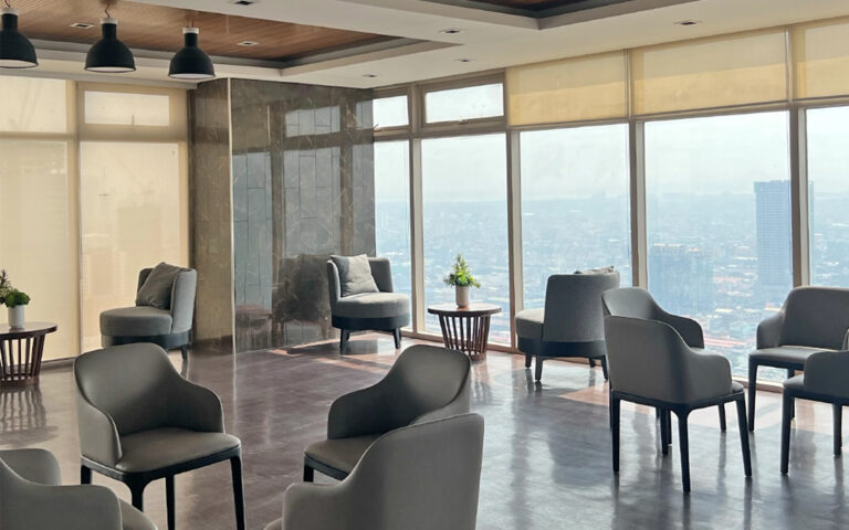 Gallery - Amenities - 05 - Sky Lounge